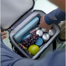 YETI Hopper Flip 8 Soft Cooler Navy